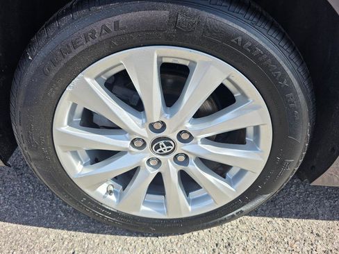 Used 2018 Toyota Camry LE w/ Convenience Package image 21