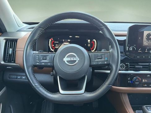 Certified 2023 Nissan Pathfinder Platinum w/ Black Appearance Package AWD/4WD image 9