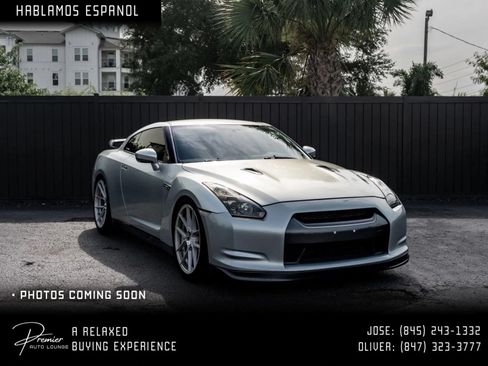 Used 2009 Nissan GT-R Premium AWD/4WD image 1