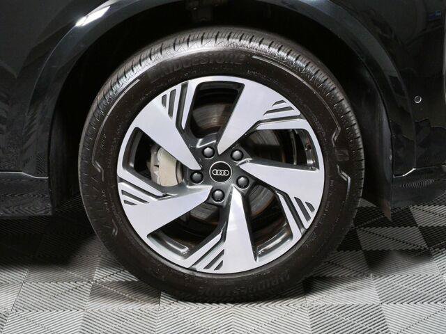 Used 2025 Audi Q6 e-tron Premium Plus AWD/4WD image 37