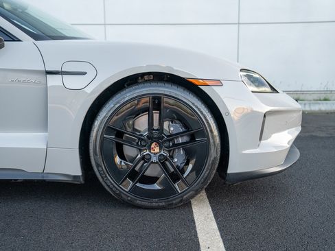 Certified 2025 Porsche Taycan image 9