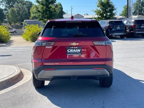 Used 2026 Chevrolet Equinox LT AWD/4WD image 6
