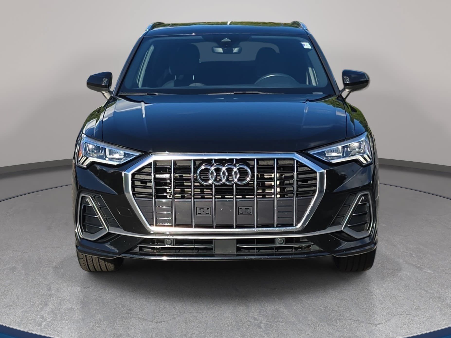 Used 2023 Audi Q3 2.0T Premium AWD/4WD image 2