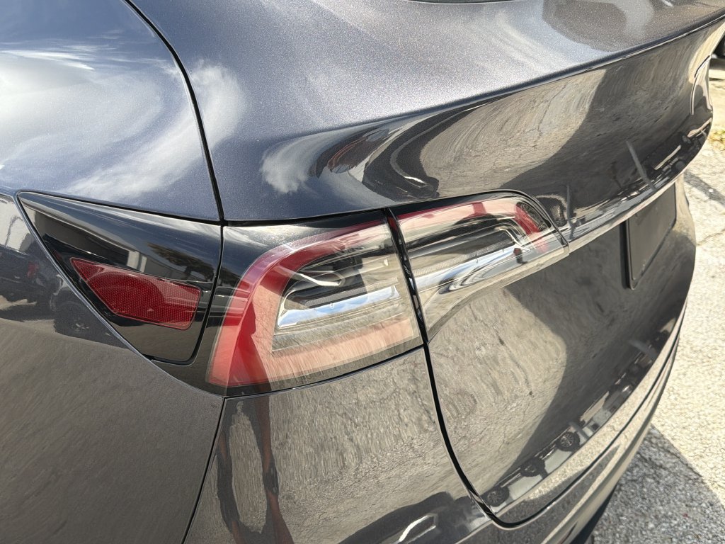 Used 2024 Tesla Model Y 2WD image 8