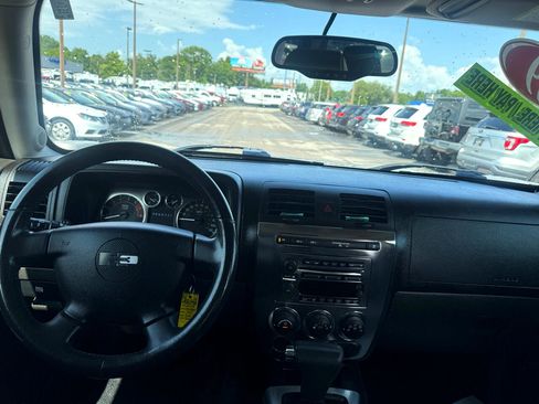 Used 2009 HUMMER H3T Luxury image 17