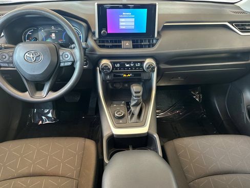 Used 2025 Toyota RAV4 XLE AWD/4WD image 16