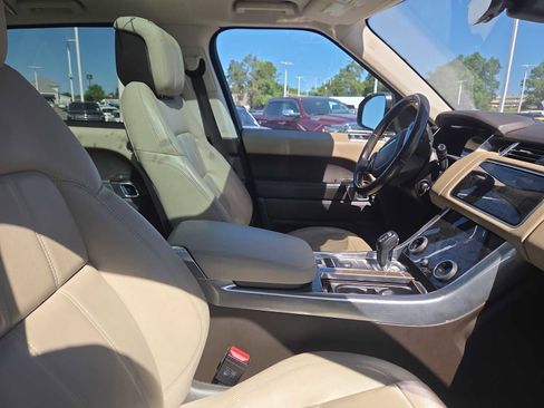 Used 2018 Land Rover Range Rover Sport SE AWD/4WD image 4