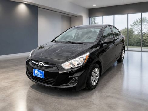 Used 2016 Hyundai Accent SE FWD image 1