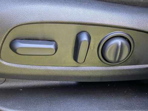 Used 2019 Chevrolet Equinox LS w/ LS Convenience Package FWD image 20
