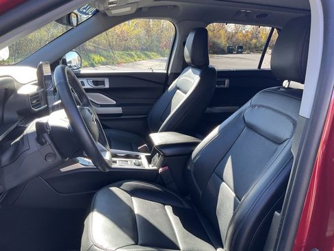 Used 2023 Ford Explorer Limited w/ Limited Technology Package image 21