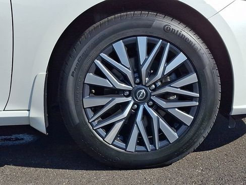 Certified 2023 Nissan Altima 2.5 SV w/ SV Premium Package AWD/4WD image 9