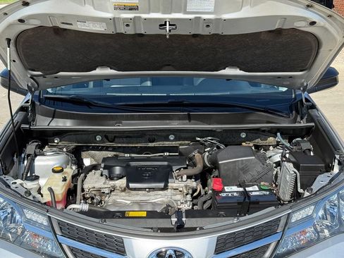 Used 2013 Toyota RAV4 LE AWD/4WD image 14
