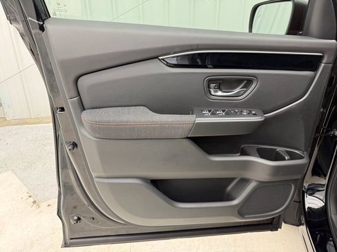 New 2026 Honda Pilot Sport image 17