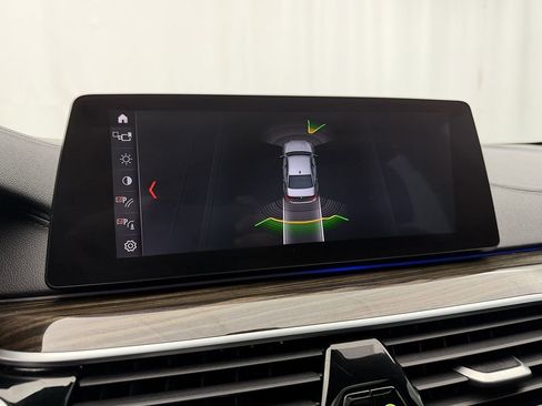 Used 2019 BMW M550i xDrive image 26