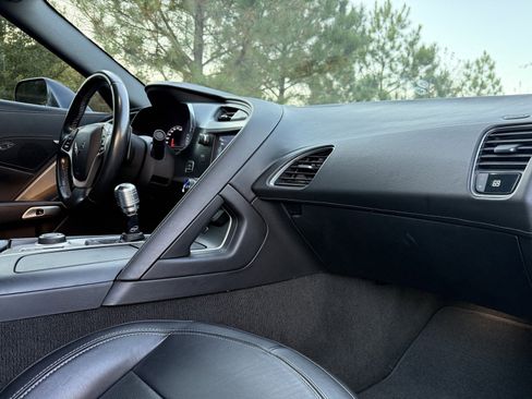 Used 2014 Chevrolet Corvette Base image 19
