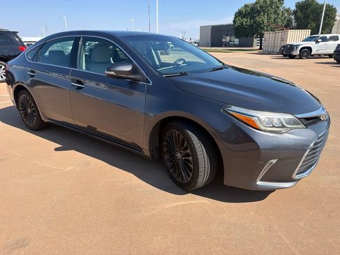 Used 2016 Toyota Avalon Touring FWD image 4