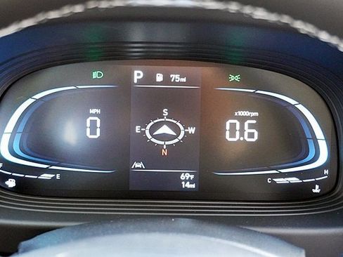 New 2025 Hyundai Venue Limited image 38