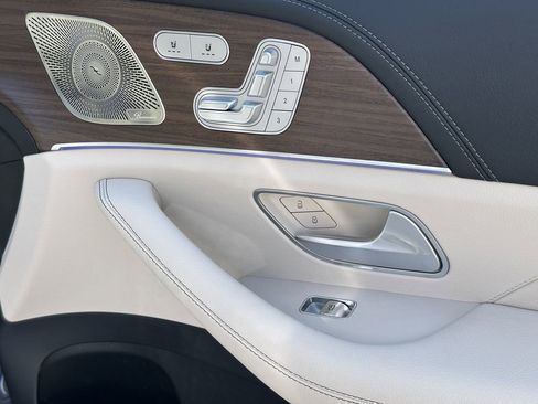 New 2026 Mercedes-Benz GLS 450 4MATIC image 17