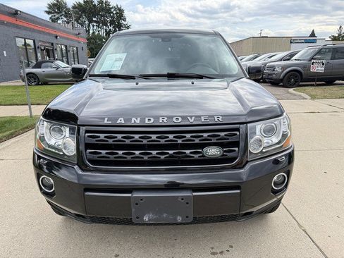 Used 2015 Land Rover LR2 image 2