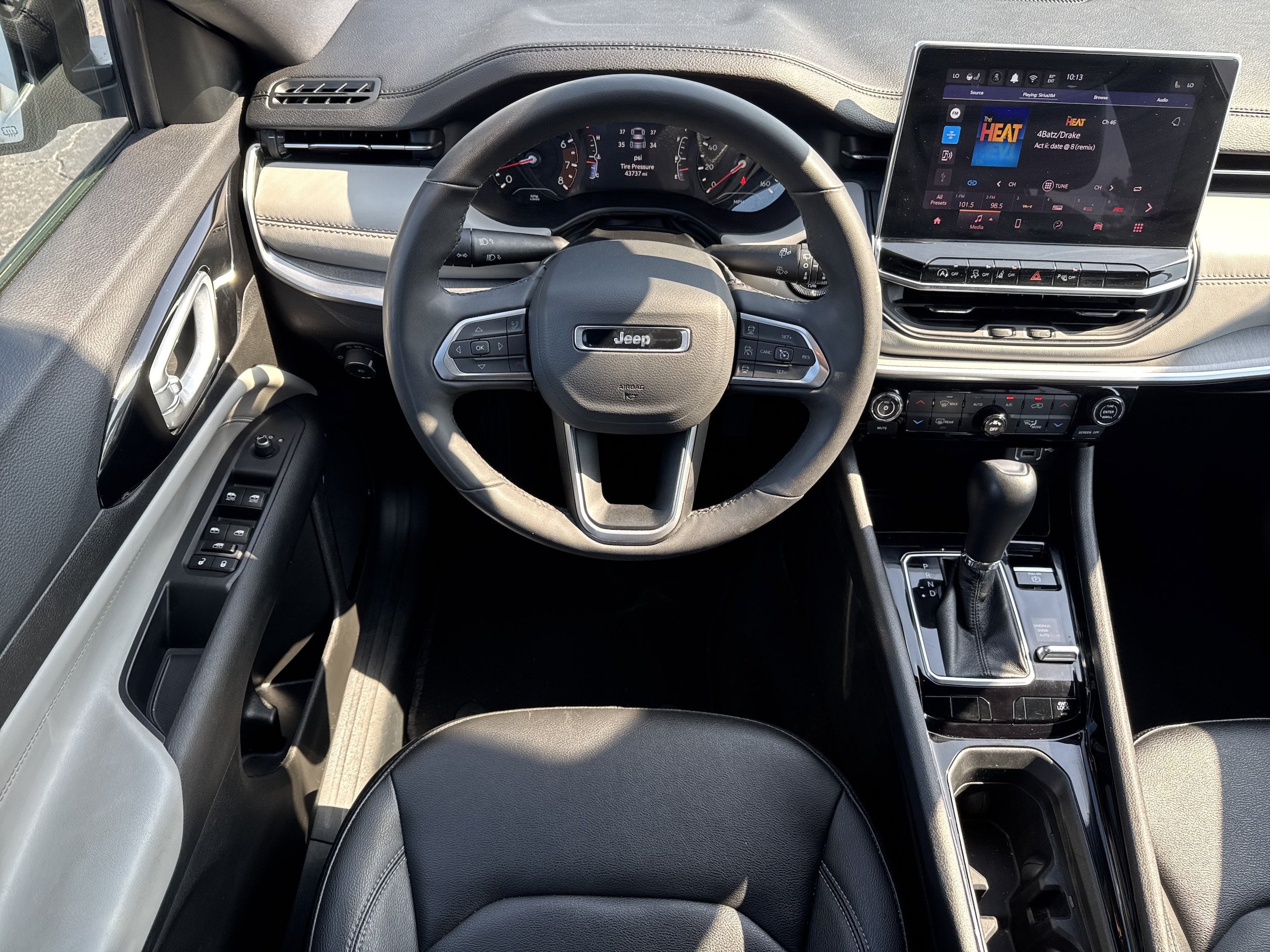 Used 2025 Jeep Compass Limited AWD/4WD image 19