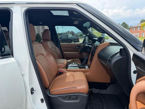 Used 2024 INFINITI QX80 Sensory w/ Cargo Package AWD/4WD image 7
