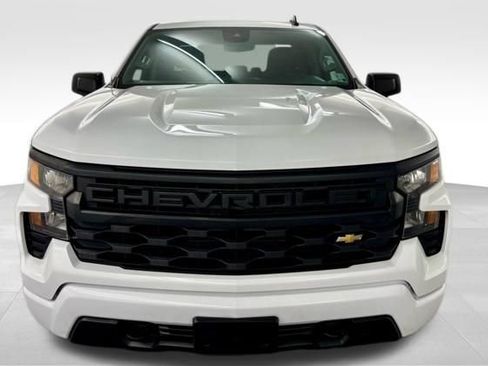 Used 2022 Chevrolet Silverado 1500 Custom image 3