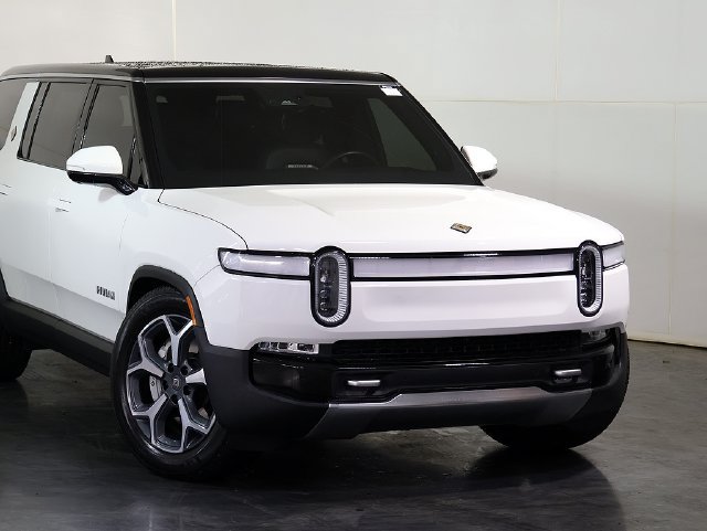 Used 2024 Rivian R1S Adventure Dual AWD/4WD image 6