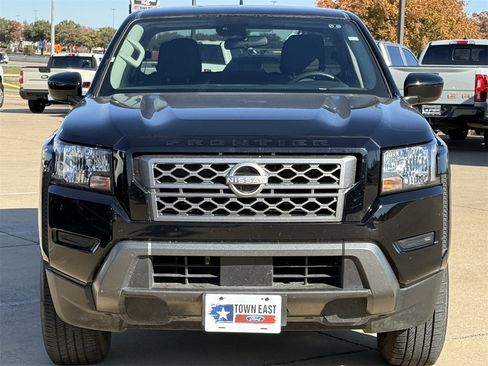 Used 2024 Nissan Frontier SV image 8