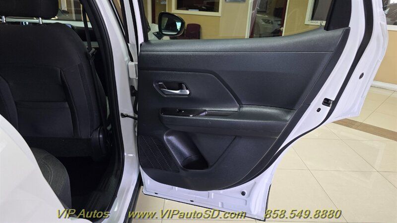 Used 2025 Nissan Kicks SV FWD image 14