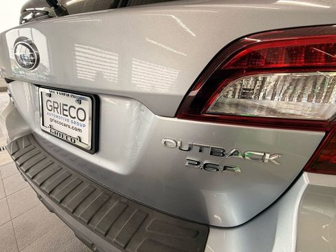 Used 2017 Subaru Outback 3.6R Limited image 11