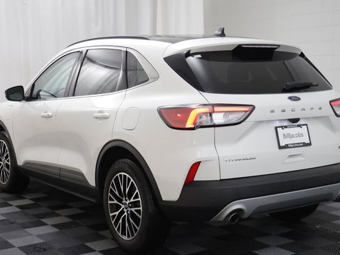 Used 2022 Ford Escape Titanium image 16