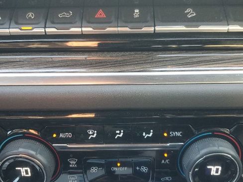 Used 2022 Chevrolet Silverado 1500 RST w/ Convenience Package II AWD/4WD image 22