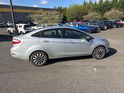 Used 2014 Ford Fiesta S FWD image 8