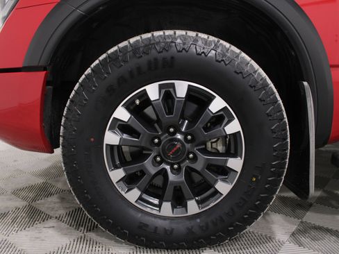 Used 2020 Nissan Titan PRO-4X w/ Pro-4x Convenience Package image 29