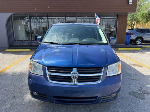 Used 2010 Dodge Grand Caravan SXT image 2