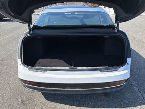 Used 2024 Lucid Air Touring image 8
