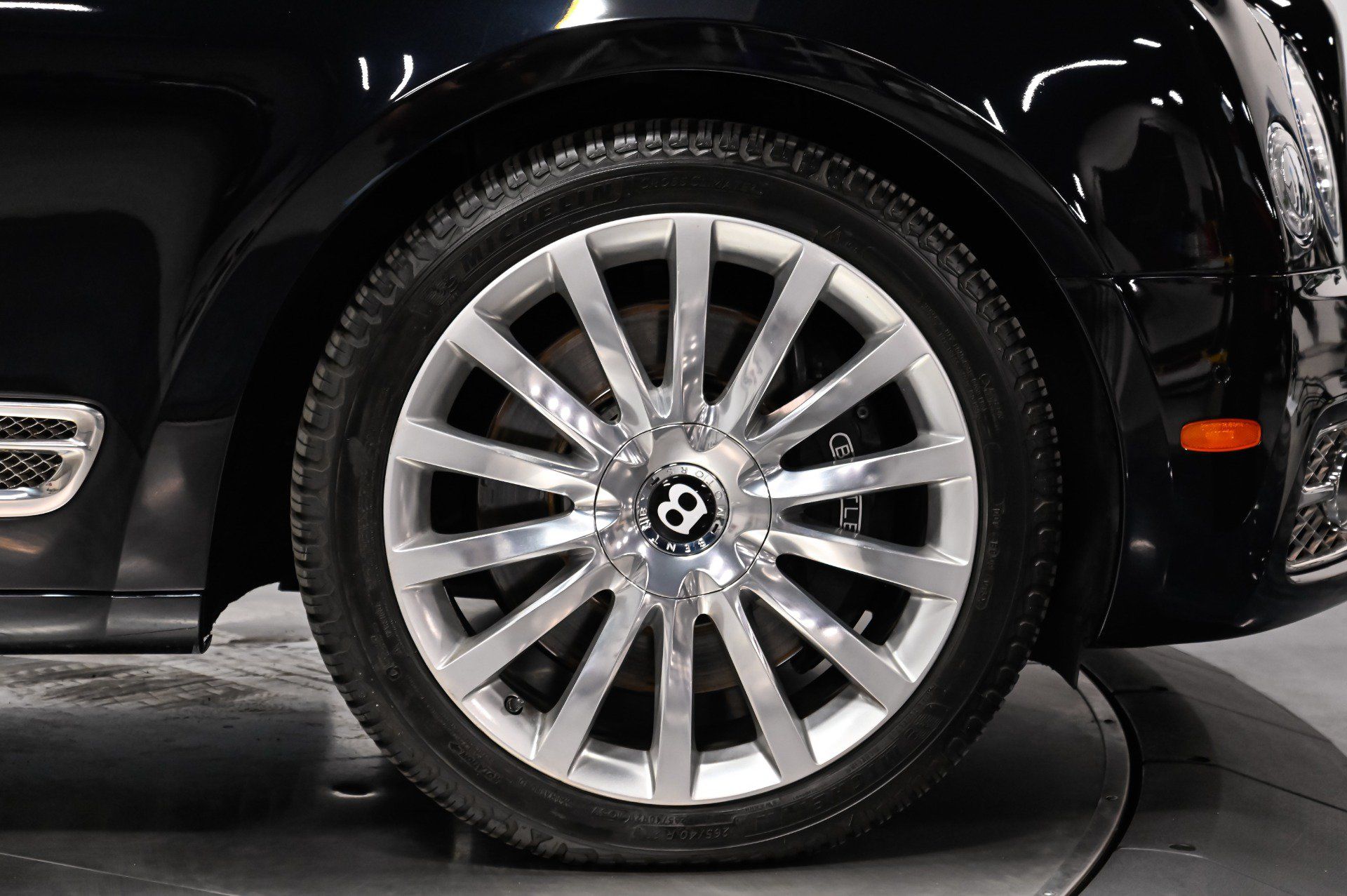 Used 2017 Bentley Mulsanne RWD image 18