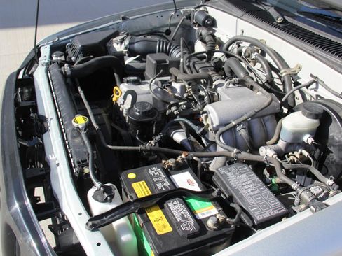 Used 2002 Toyota Tacoma 2WD Regular Cab image 16