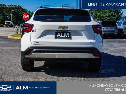 New 2026 Chevrolet Trax LT w/ Driver Confidence Package FWD image 12