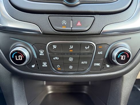 Used 2024 Chevrolet Equinox LT FWD image 16