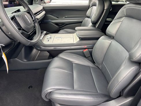 New 2026 Lincoln Navigator L Reserve w/ Jet Appearance Package AWD/4WD image 16