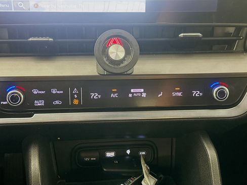 Used 2024 Kia Sportage EX image 24