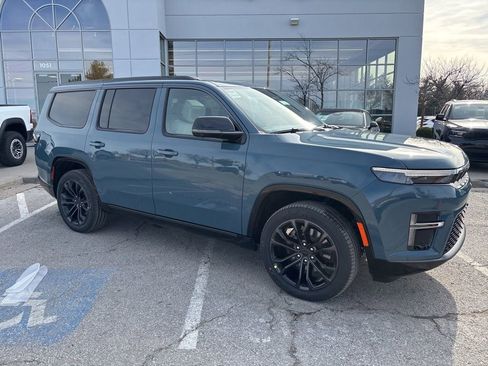 New 2026 Jeep Grand Wagoneer Summit AWD/4WD image 40