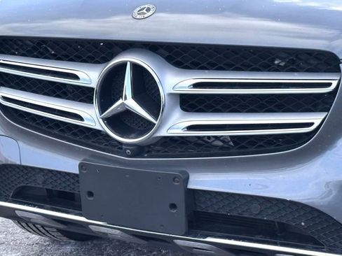 Used 2019 Mercedes-Benz GLC 300 4MATIC image 3