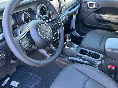 Used 2023 Jeep Wrangler Unlimited w/ Sun & Screen Package image 7