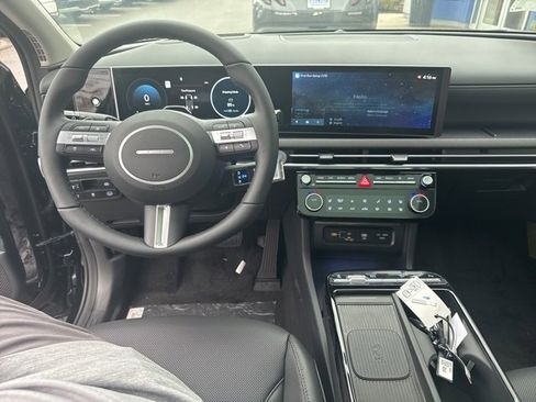 New 2025 Hyundai Tucson Limited image 27