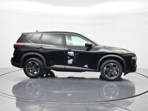 Certified 2024 Nissan Rogue SV FWD image 4