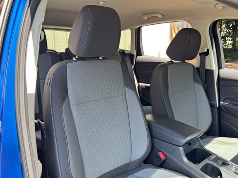 Used 2017 Ford Escape SE w/ Equipment Group 201A AWD/4WD image 29