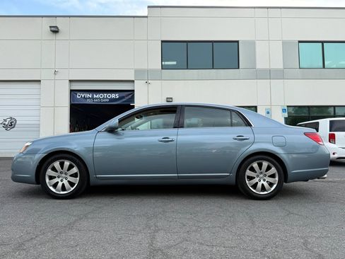 Used 2005 Toyota Avalon XLS FWD image 9
