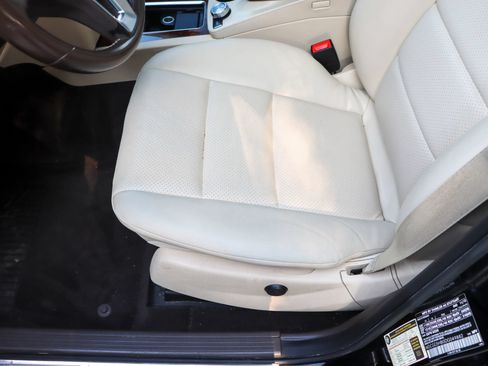 Used 2013 Mercedes-Benz GLK 350 2WD w/ Premium 1 Pkg image 16